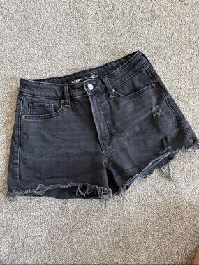 Old Navy High Rise Curvy Short